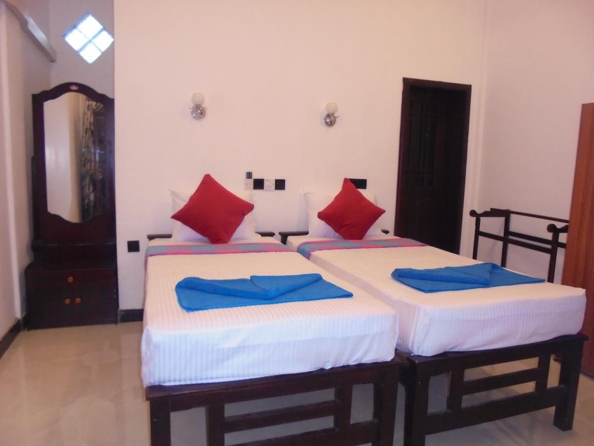 Surf Bay Resort Arugam Bay Buitenkant foto