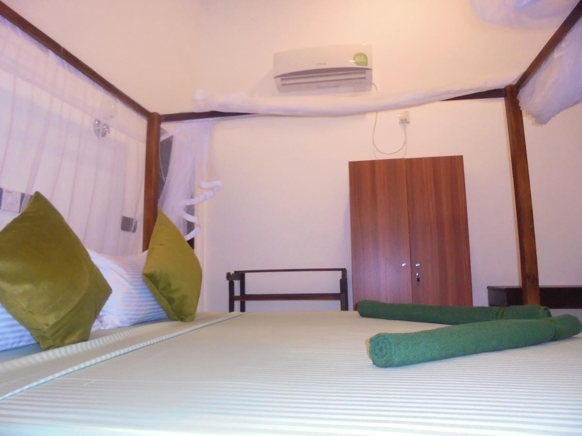 Surf Bay Resort Arugam Bay Buitenkant foto