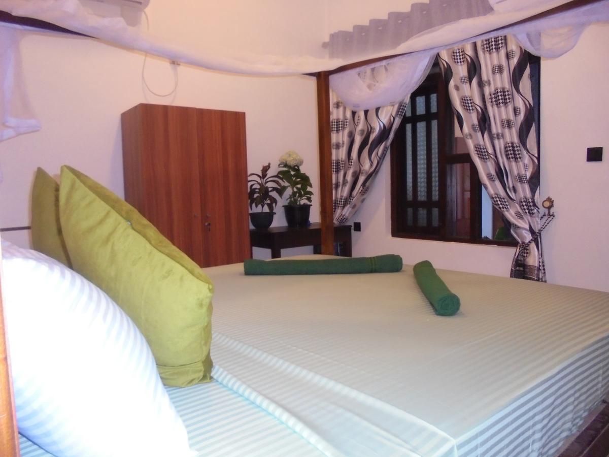 Surf Bay Resort Arugam Bay Buitenkant foto