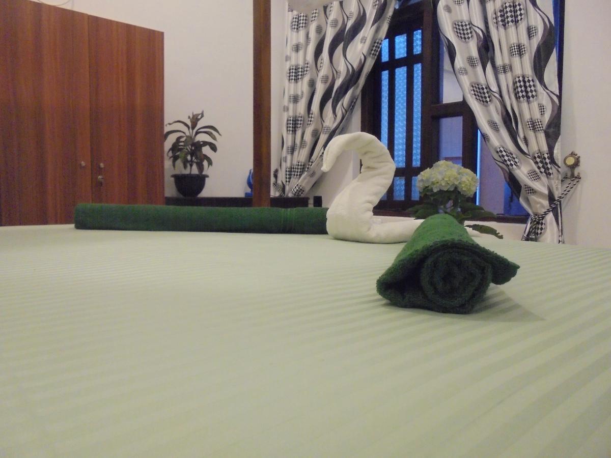 Surf Bay Resort Arugam Bay Buitenkant foto