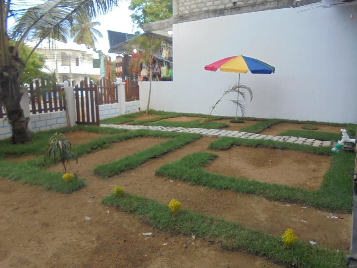 Surf Bay Resort Arugam Bay Buitenkant foto