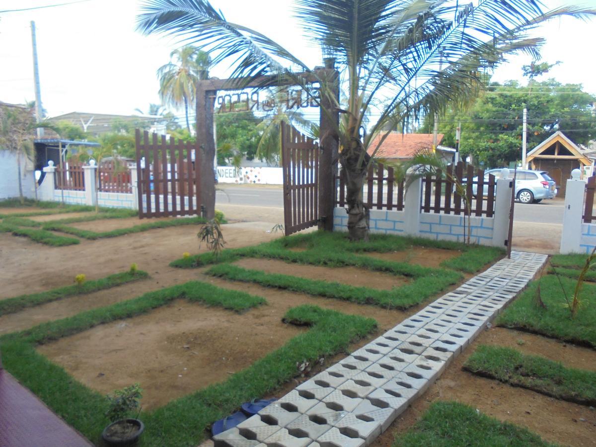 Surf Bay Resort Arugam Bay Buitenkant foto