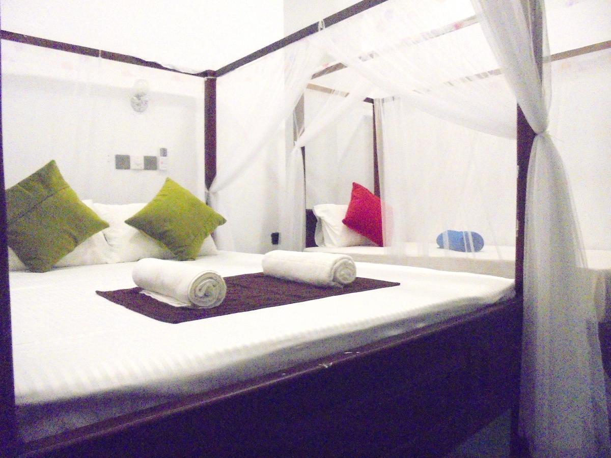 Surf Bay Resort Arugam Bay Buitenkant foto