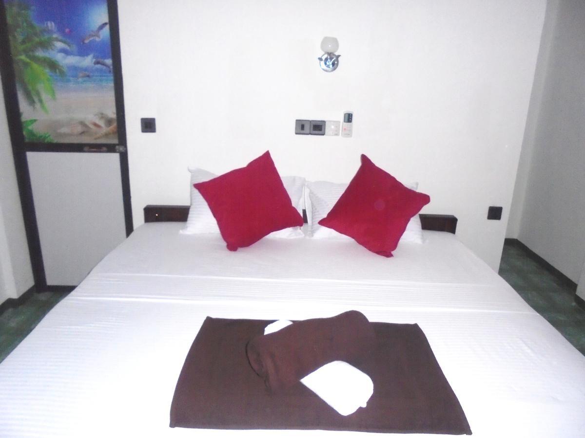 Surf Bay Resort Arugam Bay Buitenkant foto
