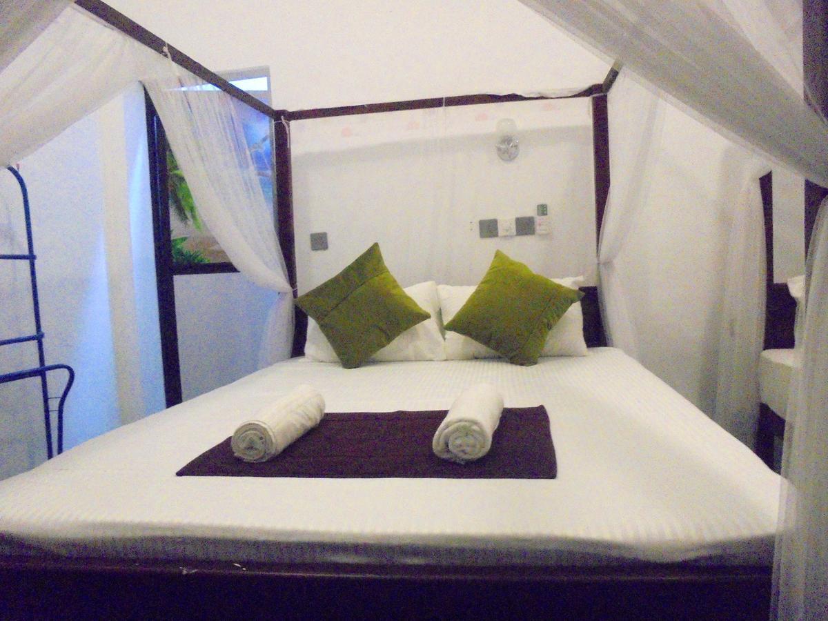 Surf Bay Resort Arugam Bay Buitenkant foto