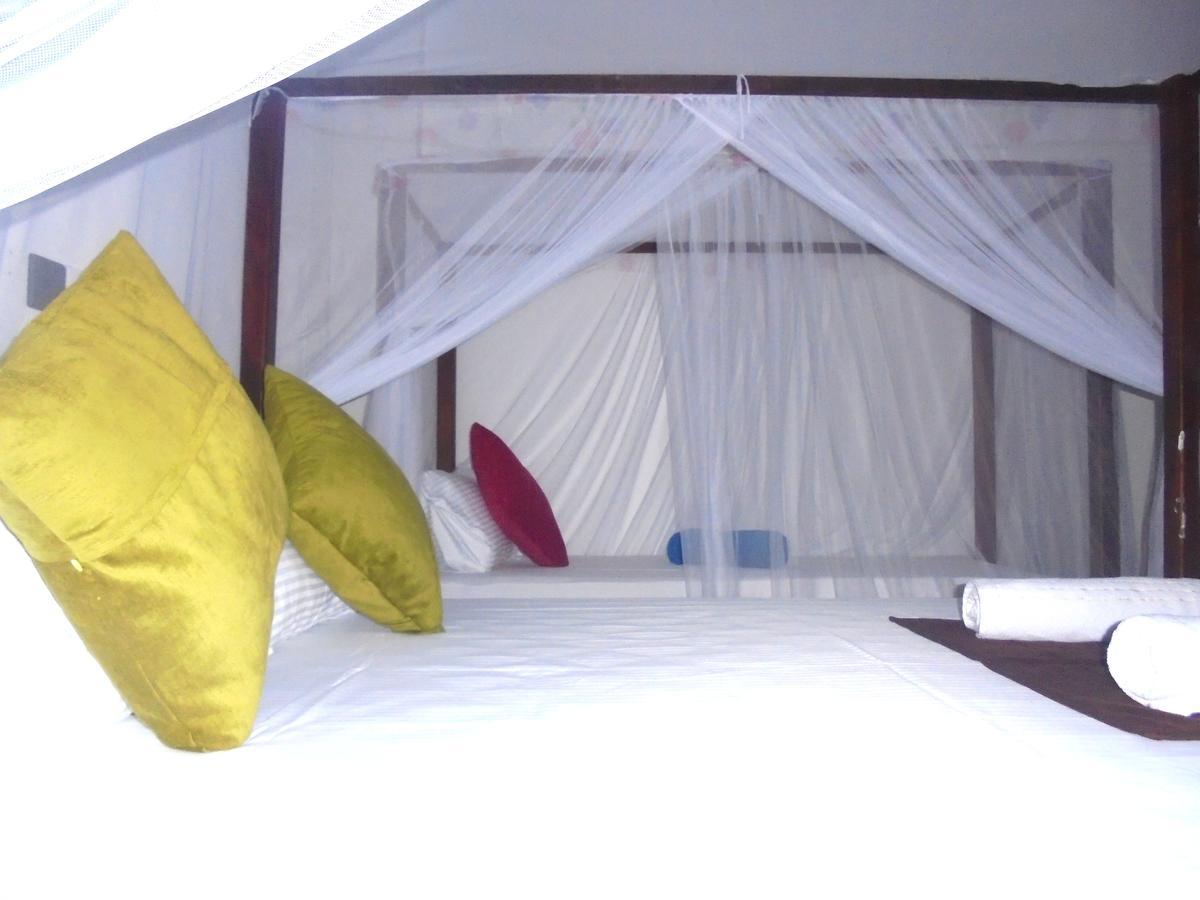 Surf Bay Resort Arugam Bay Buitenkant foto