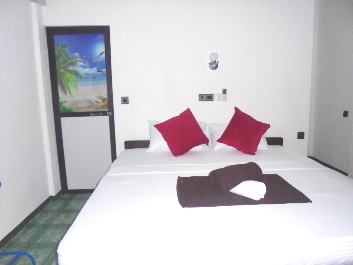 Surf Bay Resort Arugam Bay Buitenkant foto