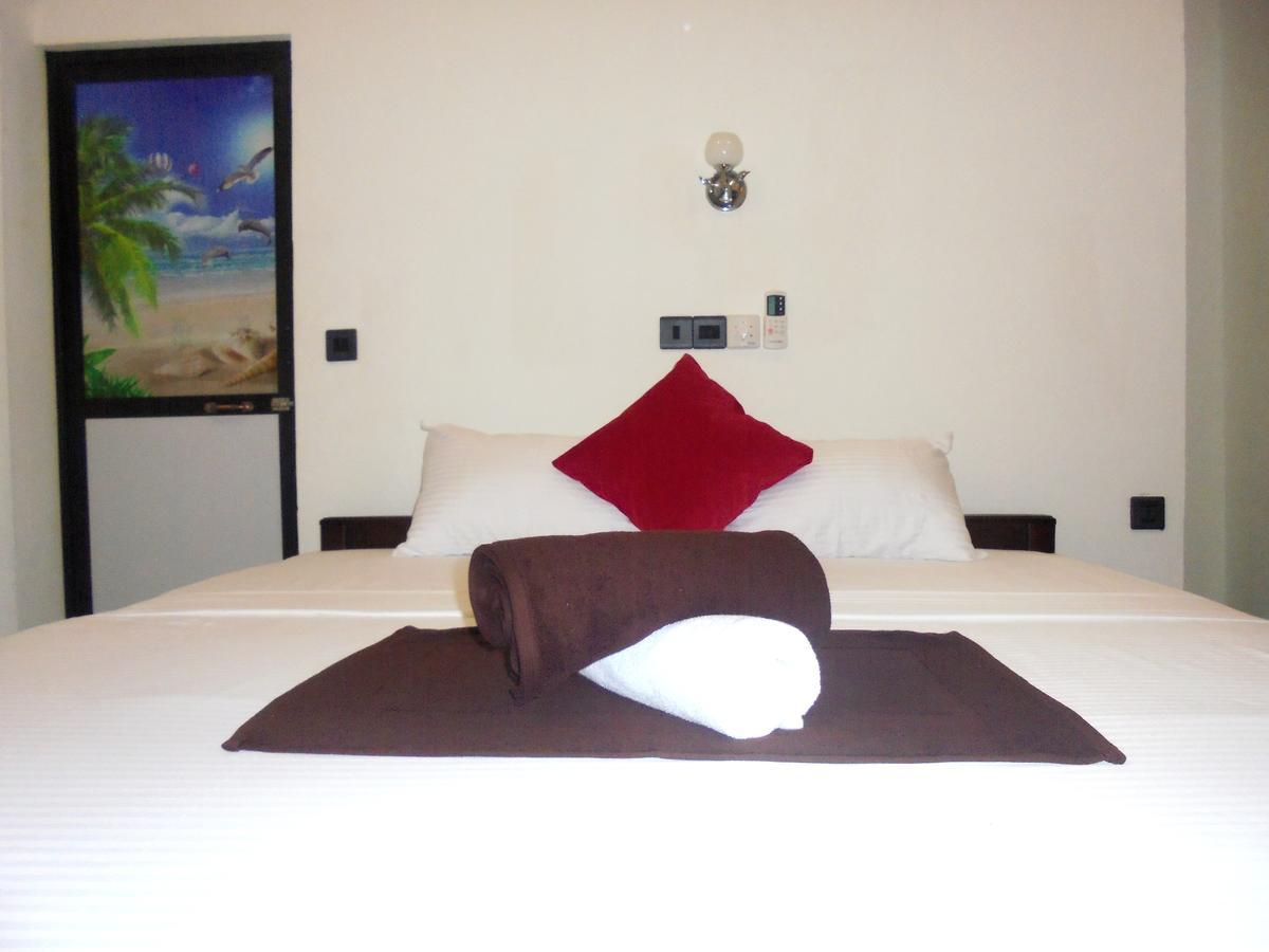 Surf Bay Resort Arugam Bay Buitenkant foto