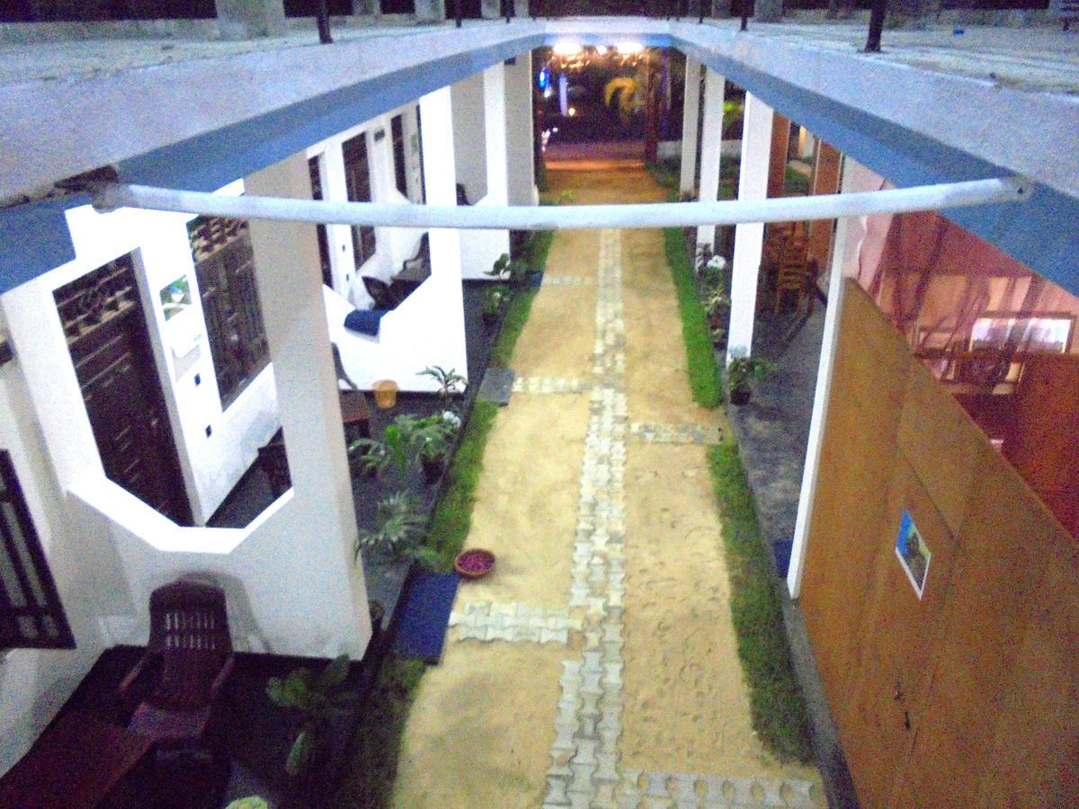 Surf Bay Resort Arugam Bay Buitenkant foto