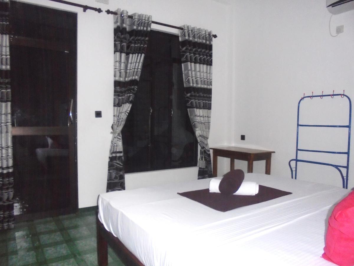 Surf Bay Resort Arugam Bay Buitenkant foto