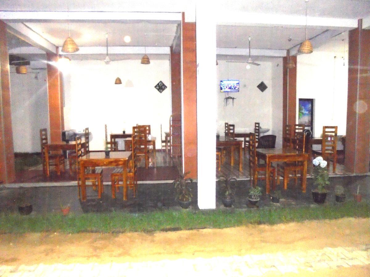 Surf Bay Resort Arugam Bay Buitenkant foto